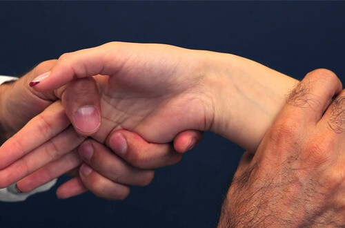 Đánh giá các bệnh và triệu chứng bệnh viêm bao da vùng mõm trâm quay