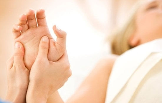 Tê Tay Ở Người Lớn Tuổi Có Phải Là Bệnh Tuổi Già 1 2020